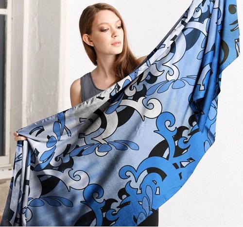 Women’s essential fashion accessory